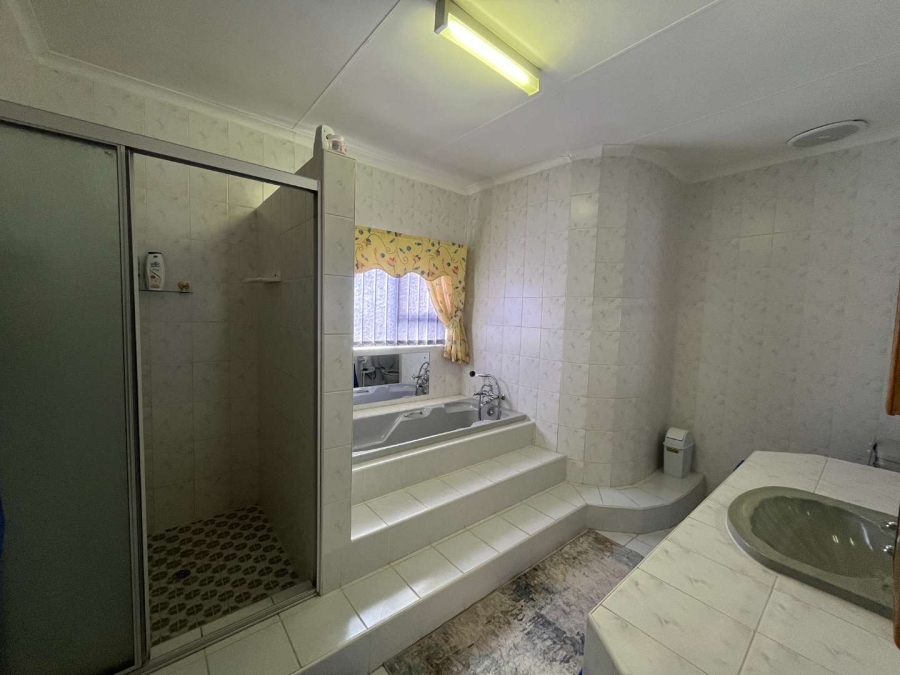 4 Bedroom Property for Sale in Keidebees Northern Cape